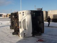 Okul servisi devrildi: 3'ü ağır 10 öğrenci yaralı