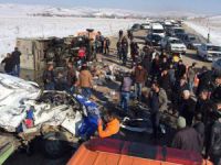 Van'da trafik faciası: 11 ölü, 6 yaralı