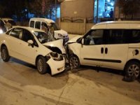 Acil Servis'te kaza:6 yaralı
