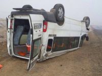 Servis minübüsü kaza yaptı: 9 yaralı