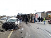 Bursa'da TIR'la otomobil çarpıştı