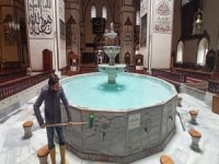 Ulu Cami'de Ramazan temizliği