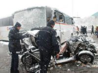 Araba ve otobüsler birbirine girdi: 1 ölü, 30 yaralı