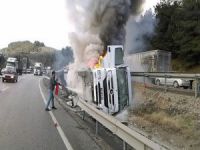 Buzlu yolda kayan TIR alev alev yandı