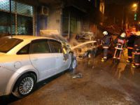 İstanbulda yine arabaları kundakladılar: 6 araç...