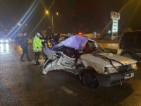 Bursa’da kamyon ile otomobil çarpıştı