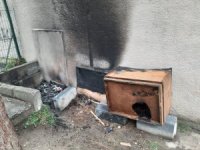 Bursa’da kedi kulübelerini yaktılar