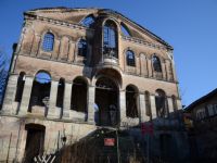 Bursa'daki tarihi kiliseyi talan ettiler