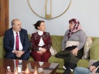 Türkyılmaz'dan depremzede ailelere ziyaret