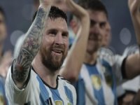 Messi, 100 gollük barajı geçti