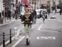 Paris'te elektrikli scooter yasaklandı