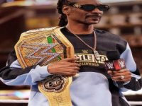 Snoop Doogg parasını boynunda taşıyor
