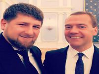 Medvedev ve Kadirov’dan ikili selfie
