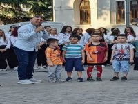 Bursa'da sahne çocukların