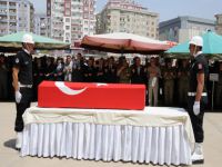 Diyarbakır'da şehit olan polis için tören düzenlendi