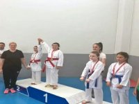 Minik Karatecilerden büyük başarı