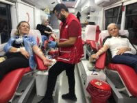 Sağlık çalışanları kan bağışladı