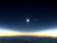 Güneş tutulması uçaktan böyle görüntülendi