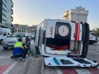 Bursa’da ambulans kaza yaptı