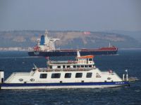 Çanakkale Boğazı'nda arızalanan geminin arızası giderildi