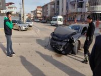 Bursa'da otomobiller çarpıştı
