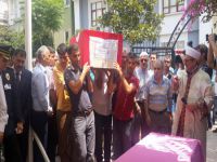 Şehidin namazı evinin 50 metre ilerisindeki camide kılındı