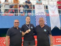 Bursalı sporcular madalyaları topladı