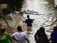 Filipinler'i Aghon Tayfunu vurdu