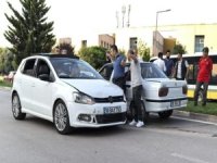 Bursa'da iki araç çarpıştı