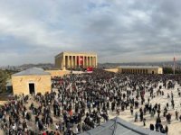 Milyonlar Anıtkabir'e akın etti