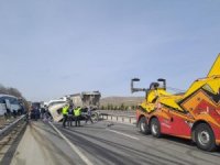 Tır yolcu otobüsüne arkadan çarptı: 11 yaralı