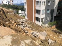 Gemlik'te büyük panik! Yol çöktü...