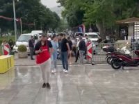 Bursa'da fırtına reklam panosunu uçurdu: 1 yaralı