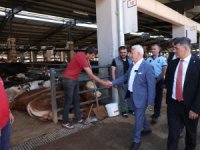 Başkan Bozbey kurban pazarında