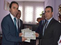 Eğitim başarısına katkı sunan öğretmenlere başarı belgesi verildi