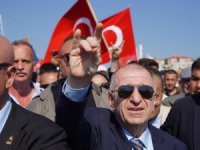 Özdağ şükür namazını orada kıldı