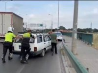 Göz yaşlarına boğulan çocuk sınava böyle yetişti