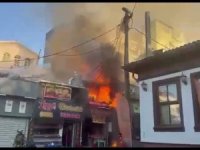 Setbaşı'nda yangın: 5 iş yeri zarar gördü