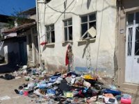 Çöp ev mahalleyi canından bezdirdi