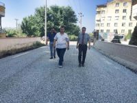 Edremit Belediyesi asfaltlama çalışmalarına devam ediyor