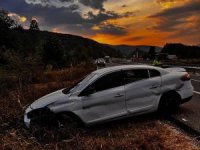 Otomobil tarlaya uçtu: 5 yaralı