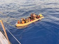 13’ü çocuk 43 göçmen ölümden döndü