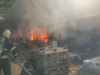 Bursa'da bağ evi alevlere teslim oldu