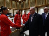 Erdoğan, A Milli Kadın Voleybol Takımı’nı kabul etti