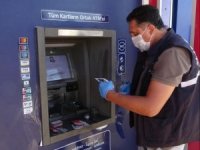 Çalıntı kartlarla ATM'den para çekmeye kalkıştı