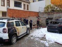 Bursa’da korkutan yangın! 3 araç zarar gördü