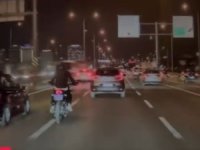 Bursa'da otomobilin çarptığı motosikletli böyle savruldu