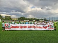 Bursalı futbolcu gençlerden dünyaya 'Gazze' mesajı