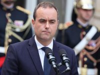 Fransa Başbakanı hükümeti kurup istifa etti