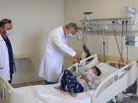 Bursa'da 13 yaşındaki Fehmi, babasının böbreğiyle hayata döndü